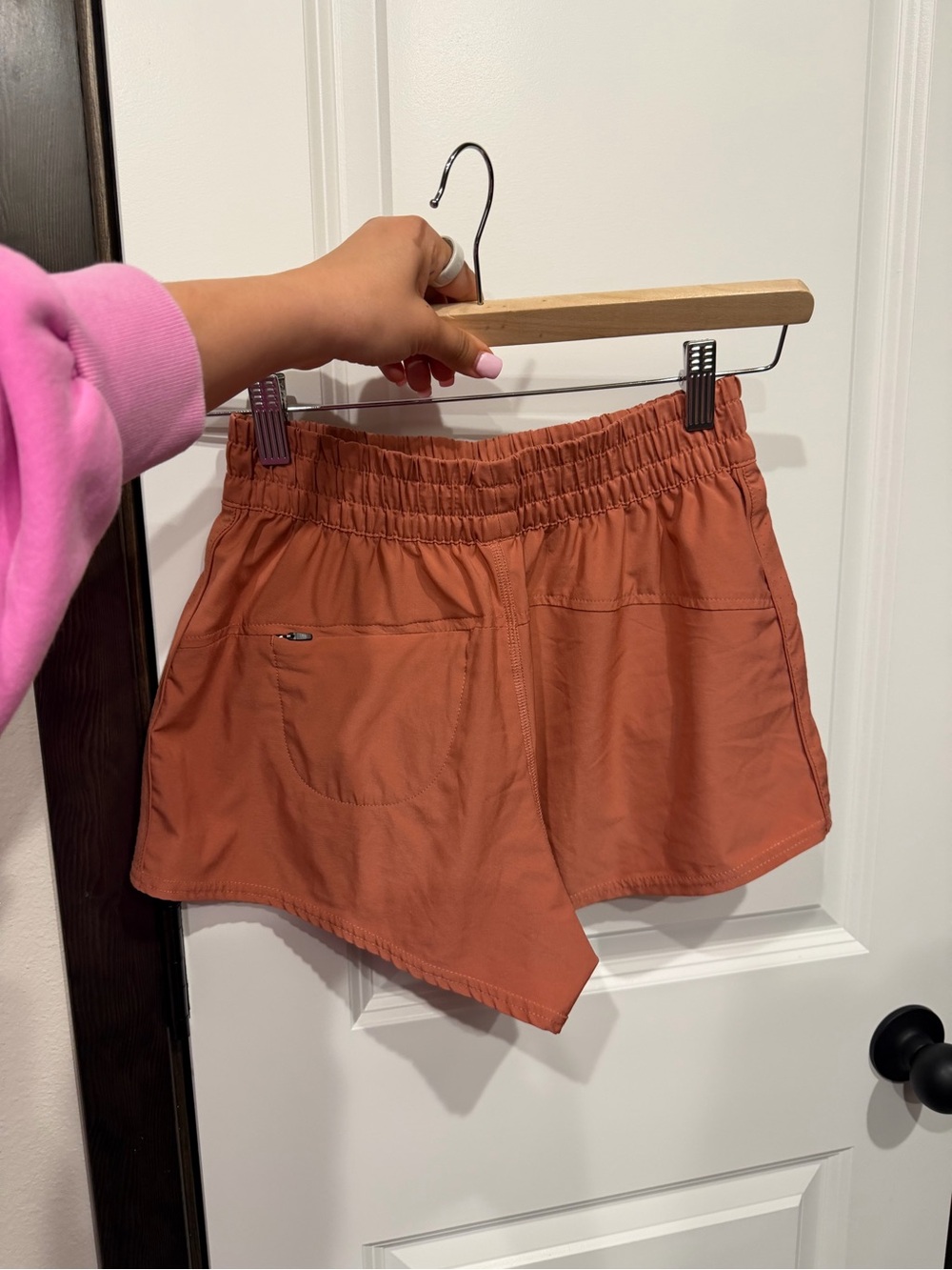 Vuori Women's Dash Shorts - Picture 3 of 3